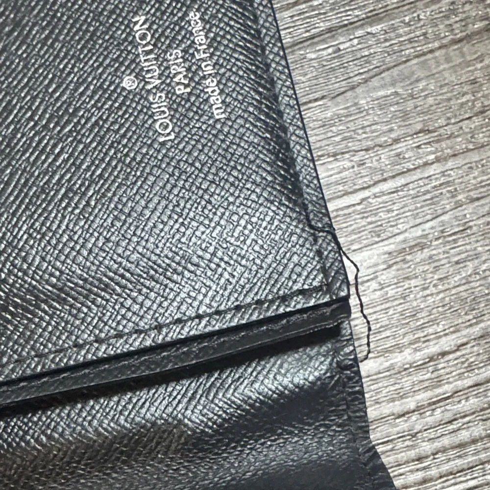 Louis Vuitton Brazza Wallet Epi Leather - Picture 12 of 16